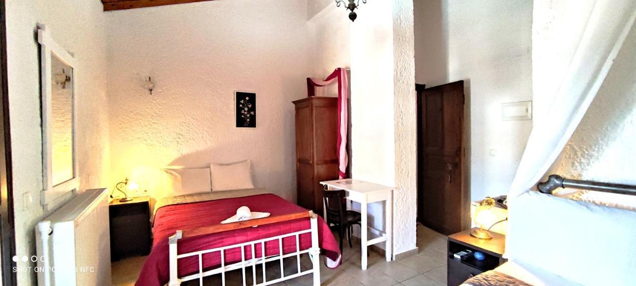 Keramos Hotell Zarós Eksteriør bilde